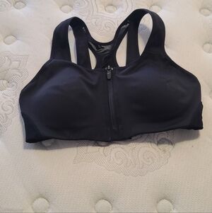 Nike Lightly Padded Black Zip Front Sports Bra Size Small S